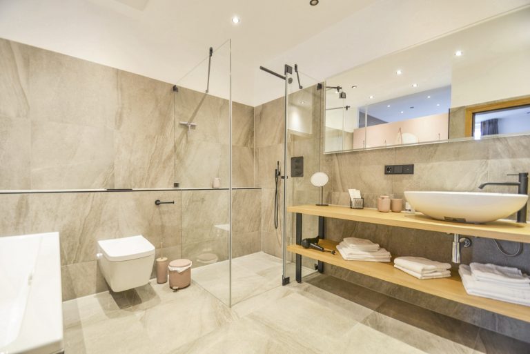 luxury-apartments-r6-tegernsee-apartment-1-badezimmer